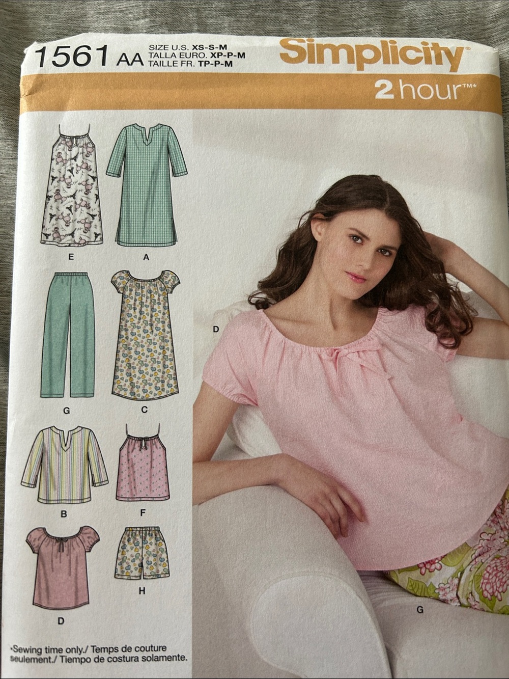 12 sewing patterns - Picture 12 of 13